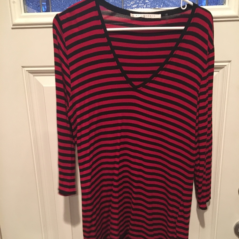 *SOLD* 3 for $10! Max Studio tee